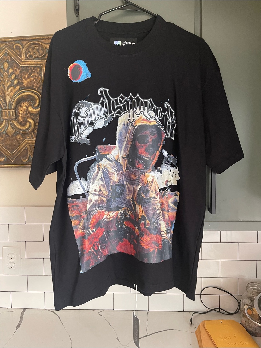 Men’s Graphic Design Tee Size XL.